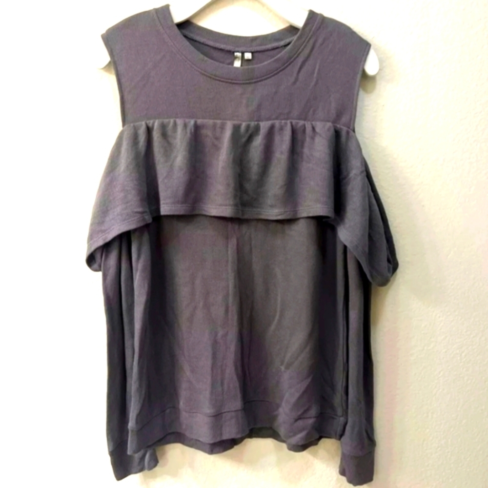 Gray Peekaboo‎ Shoulder Ruffle Top.